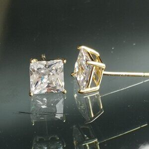 NWT 14 kt gold overlay cz stud earrings 5mmm